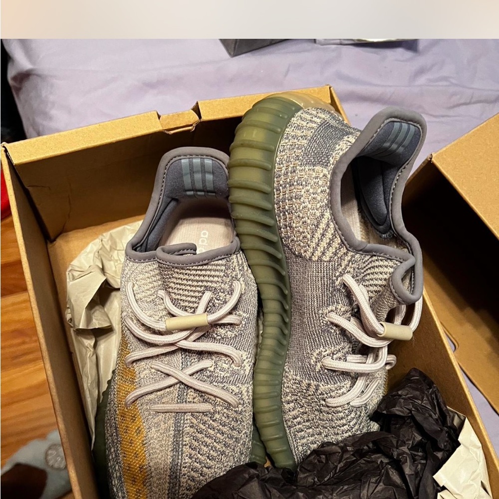 Adidas Yeezy Boost 350 V2 Sneakers